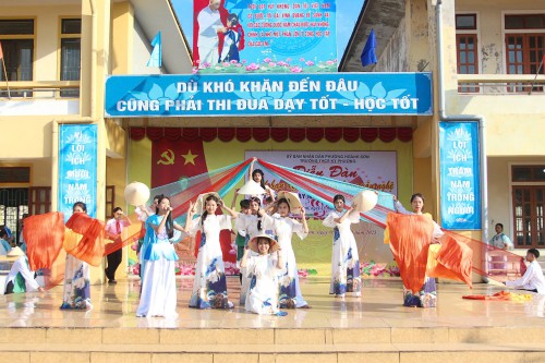 Tưng bừng Liên hoan văn nghệ và diễn đàn "Tình bạn đẹp" chào mừng ngày nhà giáo Việt Nam 20-11 của Liên đội trường THCS Kỳ Phương