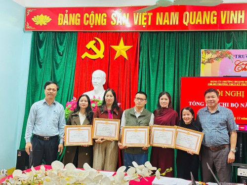 Trường THCS Kỳ Phương tổng kết chi bộ năm 2025